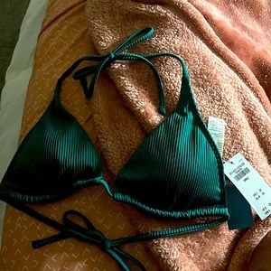 Brand new. Never been worn. Hollister bikini top
